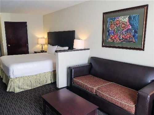 Oxford Suites Portland - Jantzen Beach - image 23