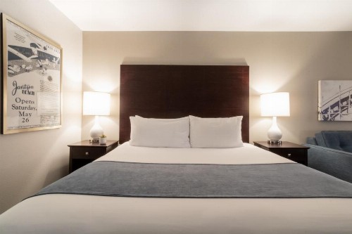 Oxford Suites Portland - Jantzen Beach - image 28