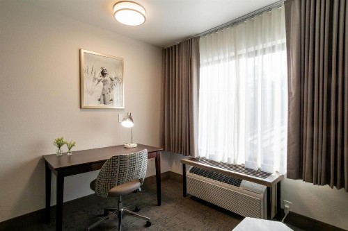 Oxford Suites Portland - Jantzen Beach - image 32