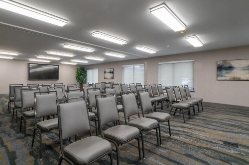 Oxford Suites Portland - Jantzen Beach - image 35