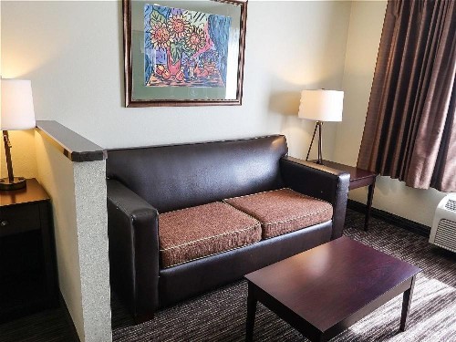 Oxford Suites Portland - Jantzen Beach - image 4