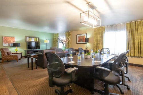 Oxford Suites Portland - Jantzen Beach - image 49