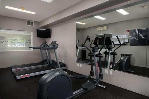 Country Inn & Suites by Radisson Portland International Airport OR - image 10