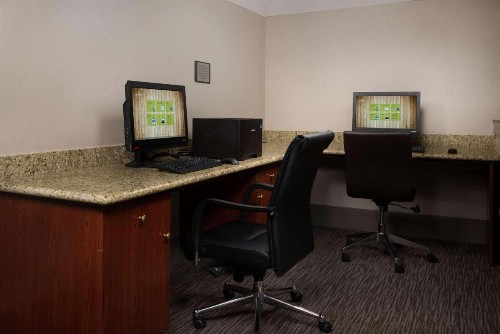 Country Inn & Suites by Radisson Portland International Airport OR - image 12