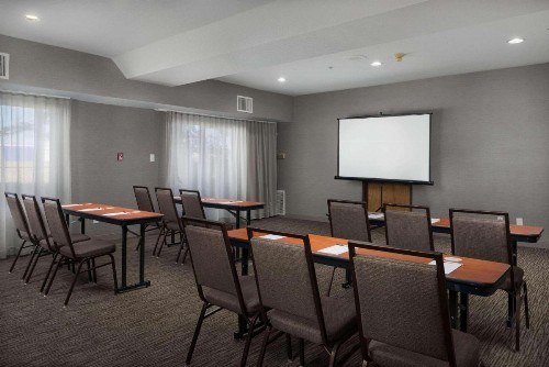 Country Inn & Suites by Radisson Portland International Airport OR - image 13