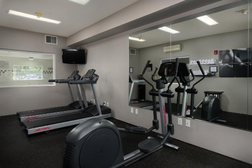 Country Inn & Suites by Radisson Portland International Airport OR - image 25