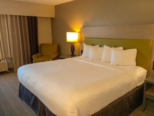 Country Inn & Suites by Radisson Portland International Airport OR - image 32