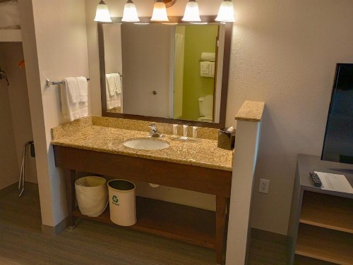 Country Inn & Suites by Radisson Portland International Airport OR - image 34