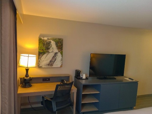 Country Inn & Suites by Radisson Portland International Airport OR - image 43