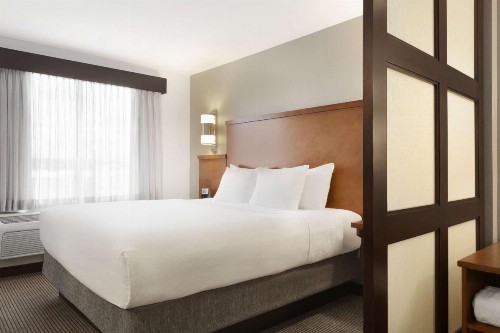 Hyatt Place Portland Airport/Cascade Station - image 13
