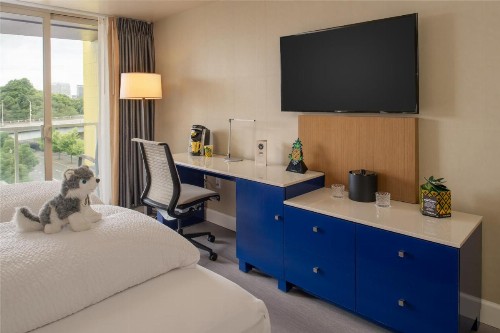 Staypineapple Hotel Rose Downtown Portland - image 17
