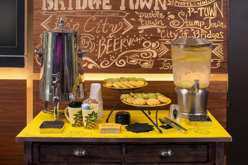 Staypineapple Hotel Rose Downtown Portland - image 30
