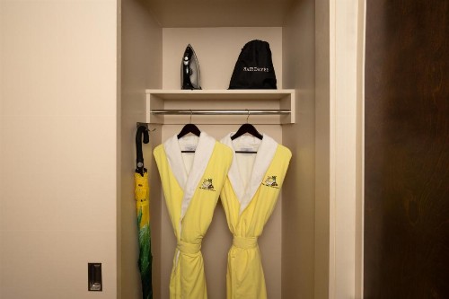 Staypineapple Hotel Rose Downtown Portland - image 37