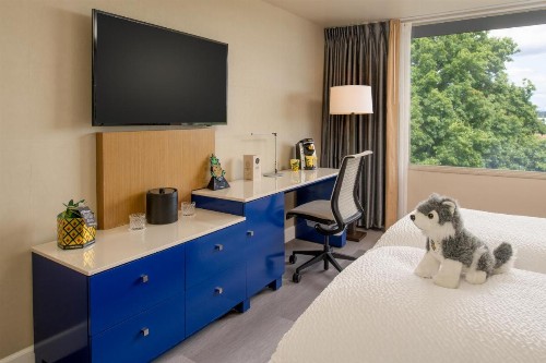 Staypineapple Hotel Rose Downtown Portland - image 4