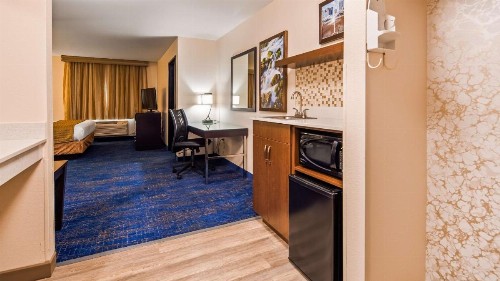 Best Western Plus Portland Airport Hotel & Suites - image 26