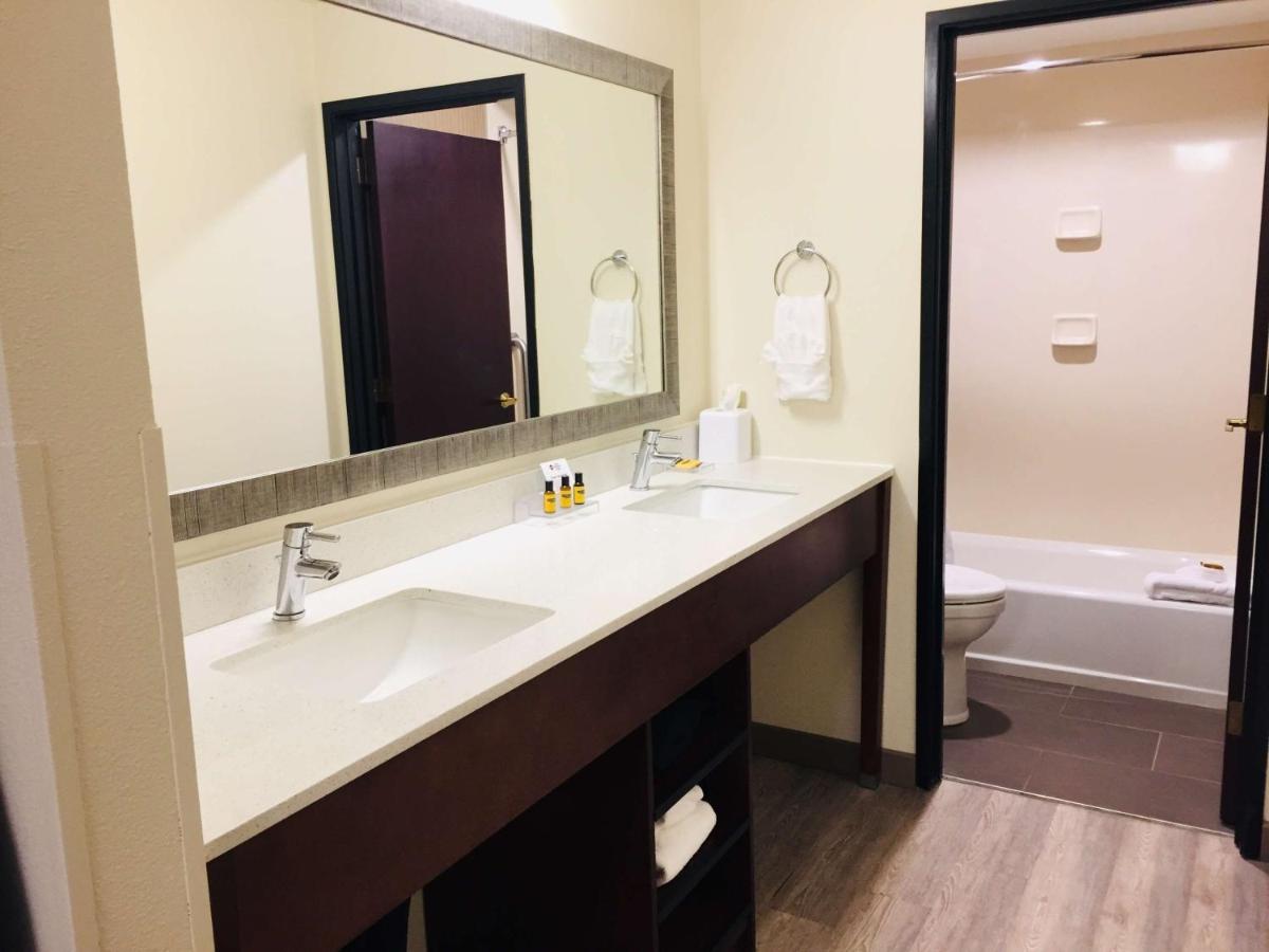Best Western Plus Portland Airport Hotel & Suites - image 6