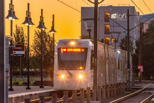 Aloft Portland Airport Hotel at Cascade Station - image 11