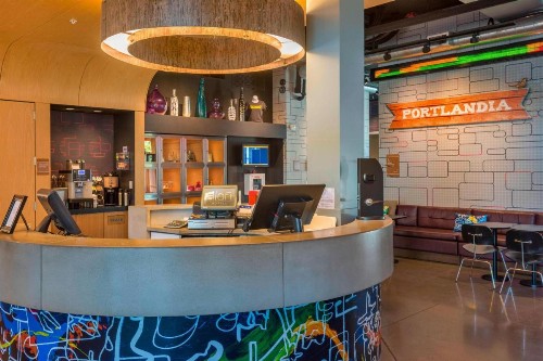 Aloft Portland Airport Hotel at Cascade Station - image 5