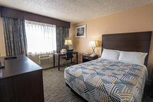 Eastside Lodge - image 38