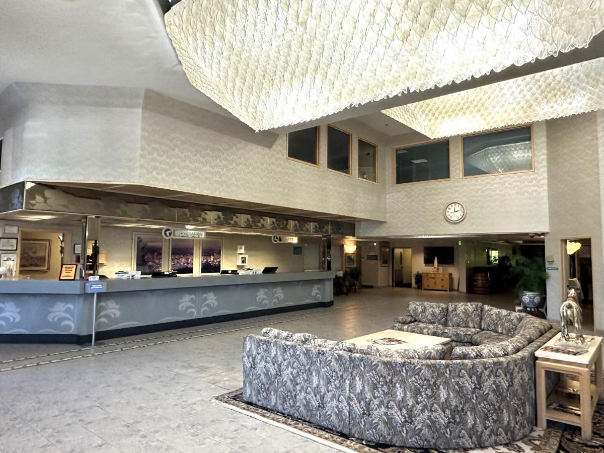 Shilo Inn Portland Airport - main image