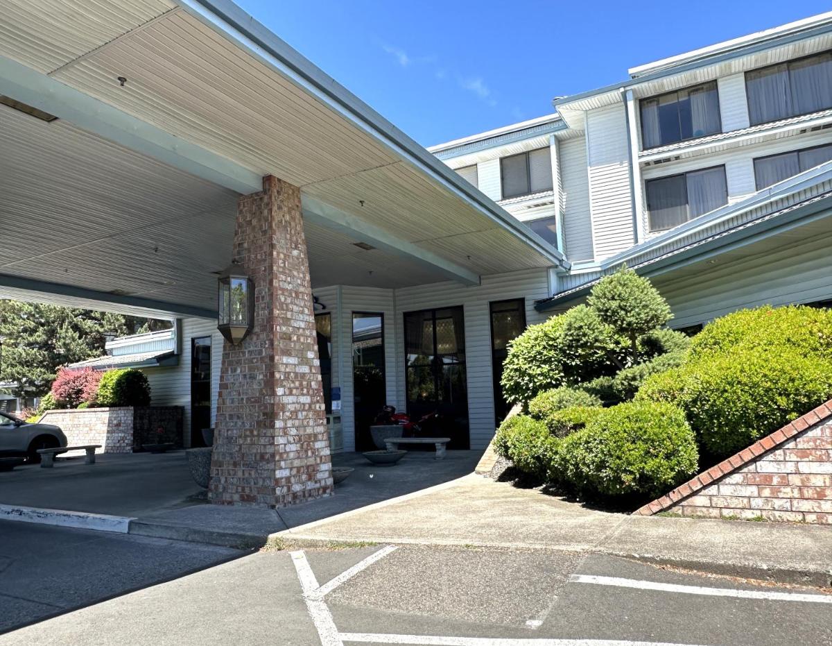 Shilo Inn Portland Airport - image 2