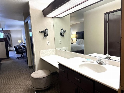 Shilo Inn Portland Airport - image 22