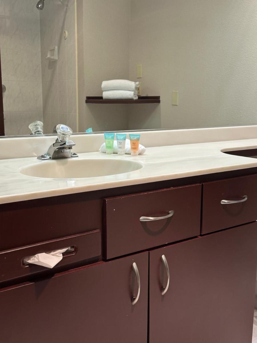 Shilo Inn Portland Airport - image 3