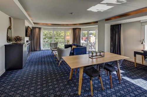 River's Edge Hotel Portland - image 19