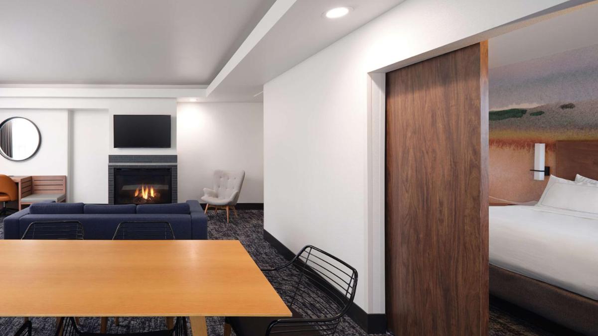 River's Edge Hotel Portland - image 3