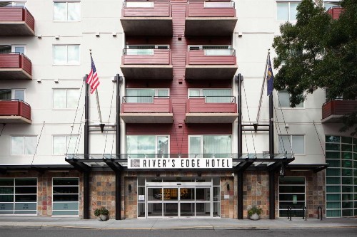River's Edge Hotel Portland - image 39