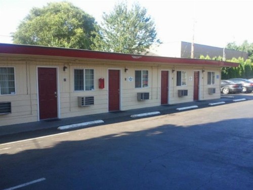 Aaron Motel - image 1