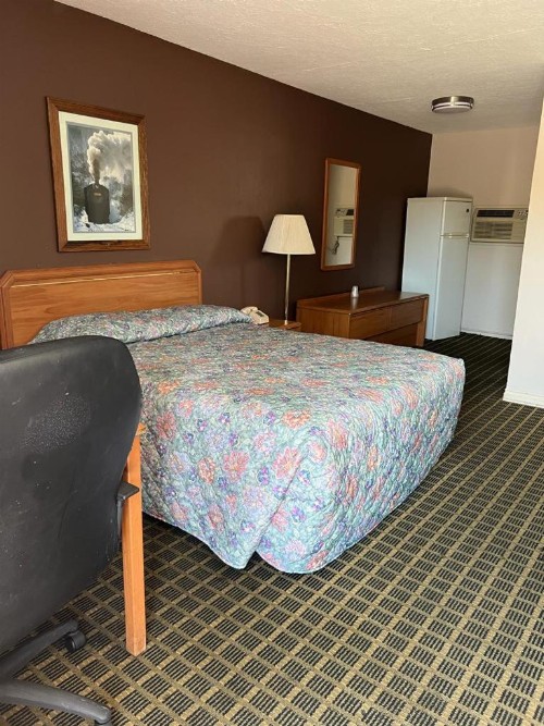 Aaron Motel - image 4