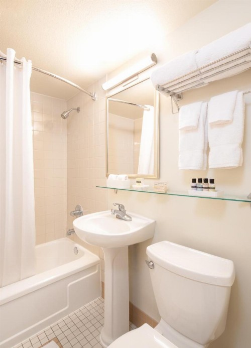 Park Lane Suites & Inn - image 19