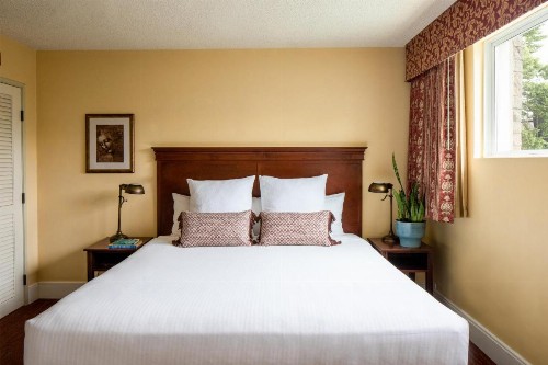 Park Lane Suites & Inn - image 20