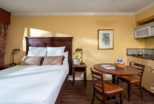 Park Lane Suites & Inn - image 21