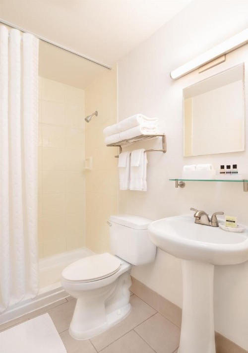 Park Lane Suites & Inn - image 33