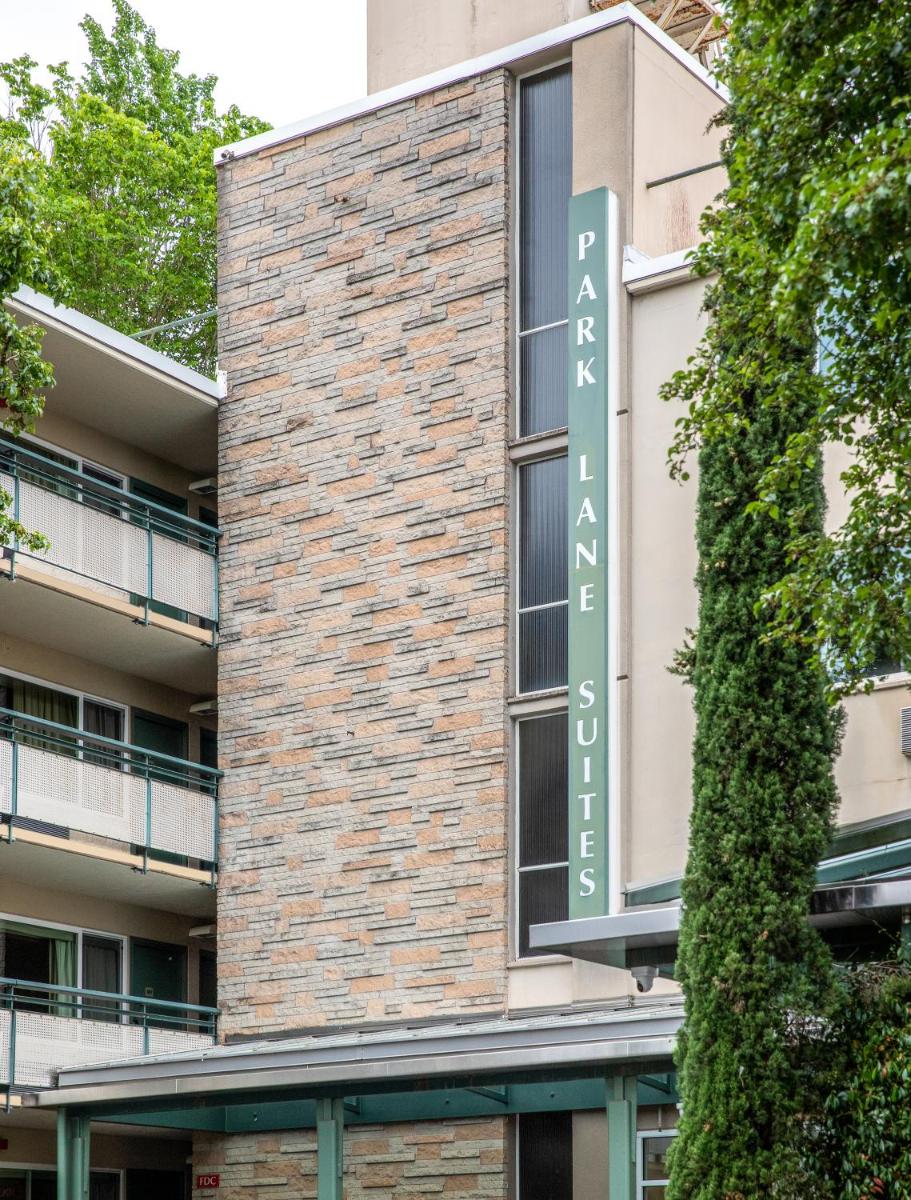 Park Lane Suites & Inn - image 5