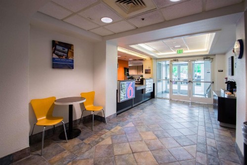Motel 6-Portland OR - North - image 11