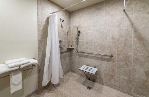 Rodeway Inn & Suites Portland - Jantzen Beach - image 49