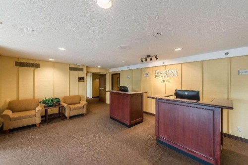 Rodeway Inn & Suites Portland - Jantzen Beach - image 5