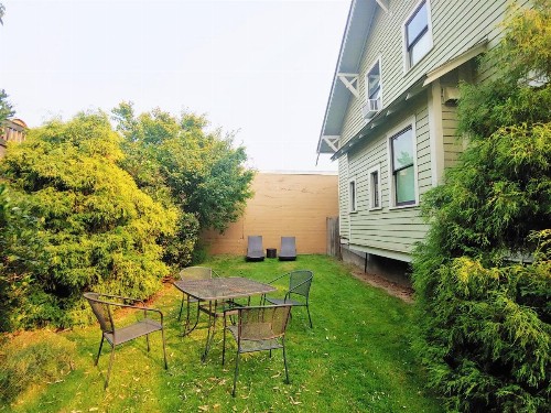 Bluebird Guesthouse - image 24