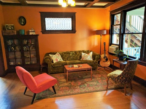 Bluebird Guesthouse - image 27