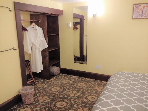 Bluebird Guesthouse - image 29