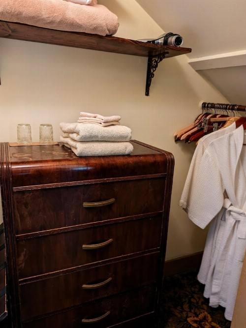 Bluebird Guesthouse - image 34
