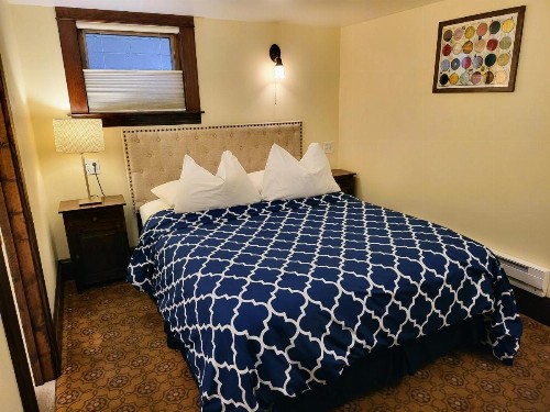 Bluebird Guesthouse - image 44