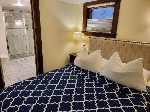 Bluebird Guesthouse - image 46