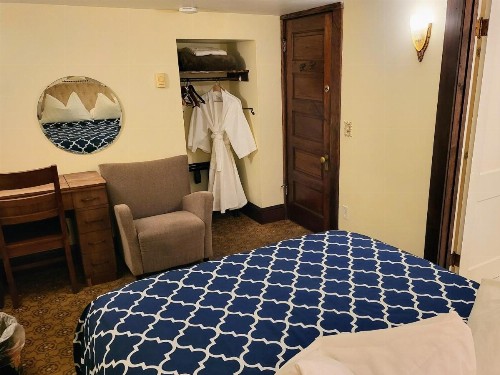 Bluebird Guesthouse - image 48