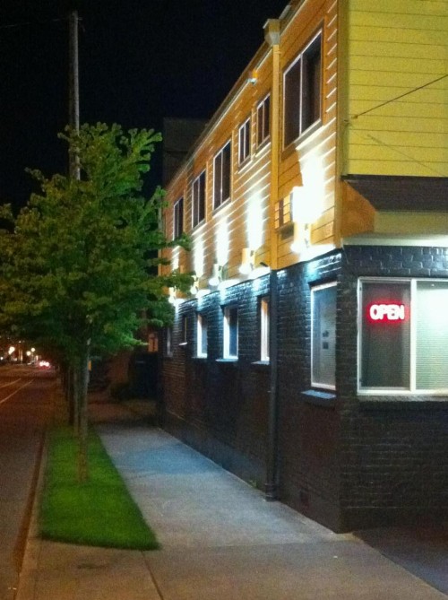 Economy Inn - image 13