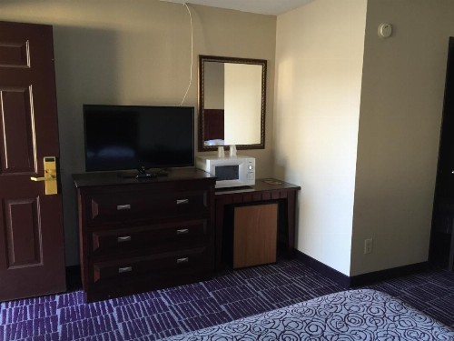 Economy Inn - image 14