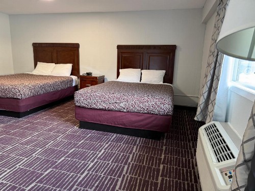 Economy Inn - image 19